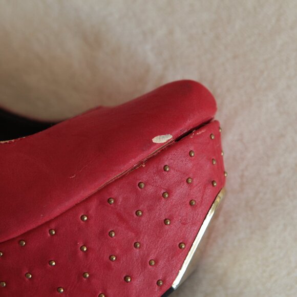 Red Sky high Gold Stiletto Platform heels - Picture 13 of 13